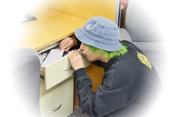 車の維持費が書いてある家計簿を探す