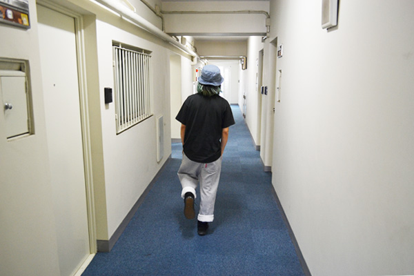 海外旅行に手ぶらで行った男