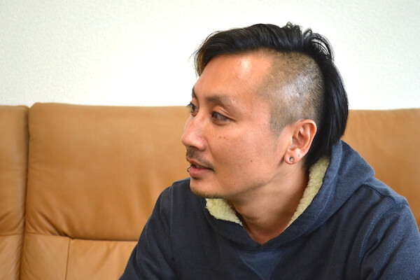 石田ヤス彦.
