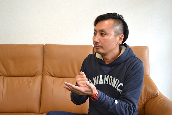 石田ヤス彦.