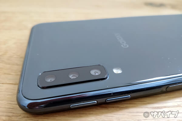 Galaxy A7のトリプルカメラ